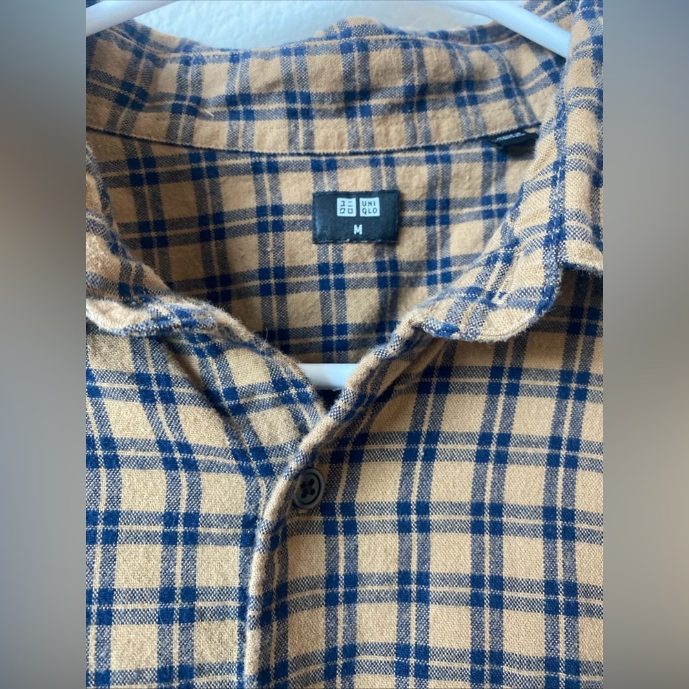 Uniqlo Men's Casual Blue and Tan Checkered Shirt
